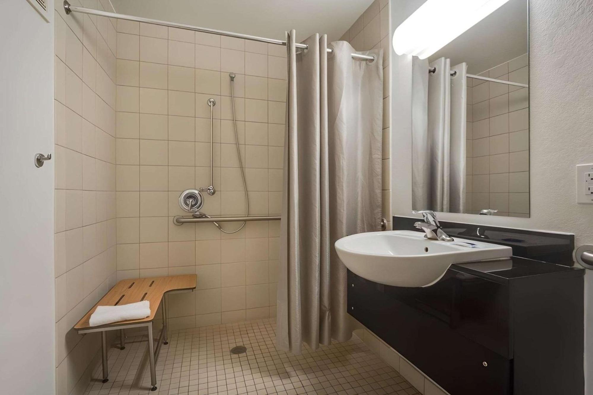 Park Inn By Radisson, Lakewood Exteriér fotografie